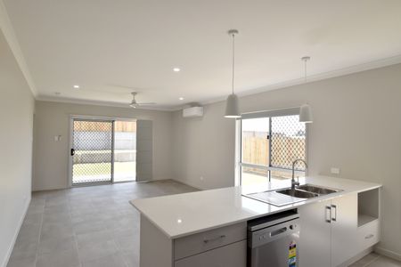 :: BRAND NEW QUALITY BUILT HOME IN HILLCLOSE ESTATE - READY TO CALL YOUR HOME! - Photo 5