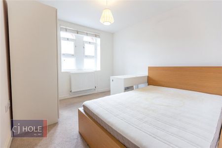 3 bedroom apartment to rent - Photo 4