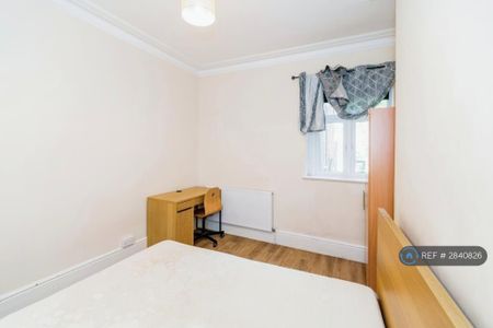 5 bedroom terraced house to rent - Photo 4