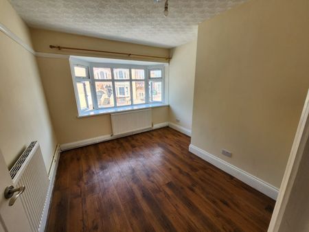 2 Bed Flat, Uppingham Road, LE5 - Photo 3