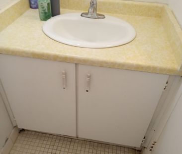 For Lease - 25 Sunrise Avenue Unit# 202, Toronto, Ontario - Photo 2