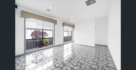 47 Coronet Avenue, Roxburgh Park, Vic 3064 - Photo 3