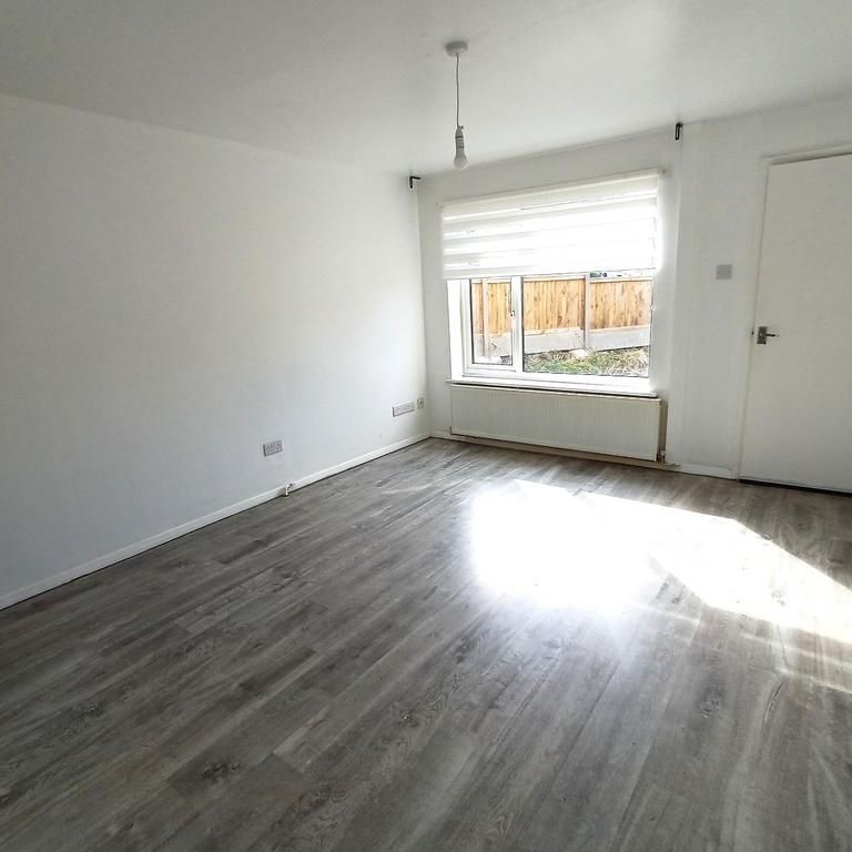 2 bedroom semi-detached house to rent - Photo 1