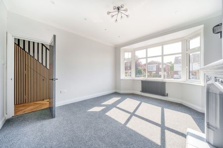 Woodyates Road, London, SE12 - Photo 3