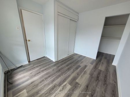 For Lease - 124 Major Mackenzie Drive Unit# Main, Richmond Hill, Ontario - Photo 2