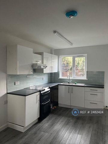 2 bedroom end of terrace house to rent - Photo 5