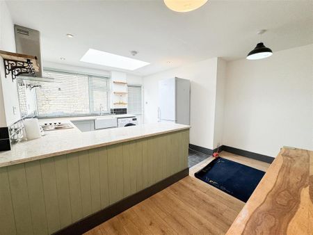 3 bedroom terraced house to rent - Photo 3