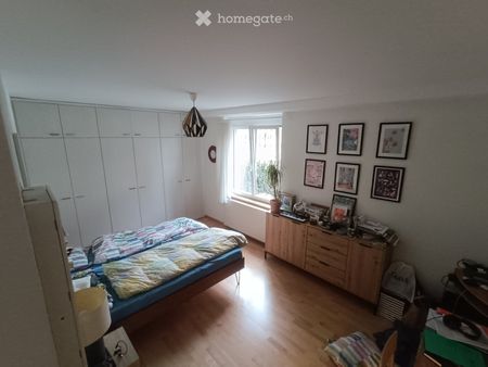Geräumige Wohnung mit Gartensitzplatz und hellem Hobbyraum, befristet bis 30.09.2027 - Photo 2
