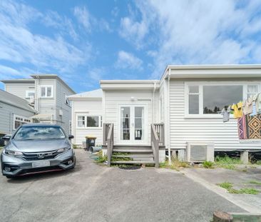 Four Bedrooms in Newtown - Photo 1