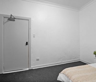 Redfern - Photo 4