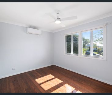 Charming, Spacious & Ideally Located – The Perfect Place to Call Home - Photo 1