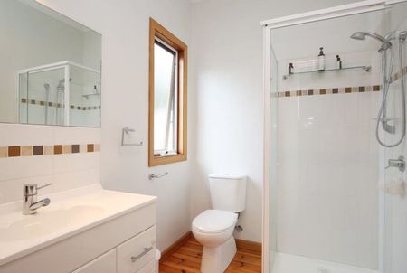 9 Helen Street, East Geelong - Photo 5