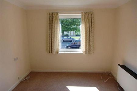 1 bedroom retirement property to rent - Photo 5