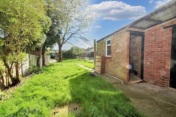 3 bedroom terraced house to rent - Photo 1