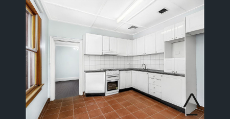 Charming Three Bedroom Period Home with Rear Lane Access to Garage - Photo 3