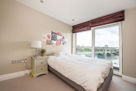 4 bedroom flat to rent - Photo 3