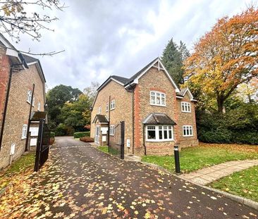 Wychwood, Camberley, Surrey, GU15 - Photo 6