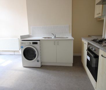 3 bedroom terraced house to rent - Photo 6