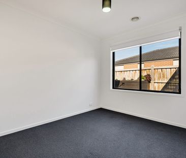 3 bedroom, Low Maintenance Family Home! - Photo 6