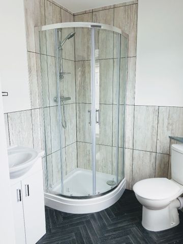 Esher Road, Liverpool. - Photo 3