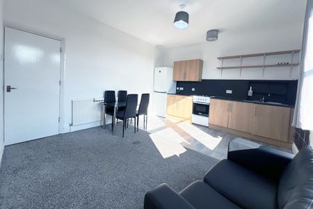 2 Bedroom Apartment for rent in Ash Road - Photo 3