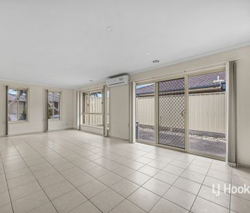 1/2 Cooper Street, Hoppers Crossing VIC, Belconnen - Photo 2