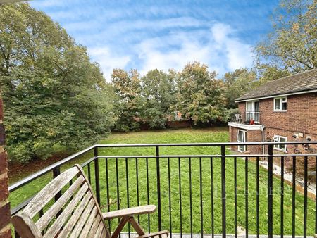 1 bedroom maisonette to rent Aldrige close, Cheltenham, GL50 - Photo 2