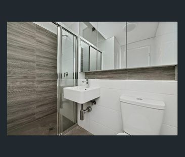 Modern & Spacious Studio ready to move in - Photo 1