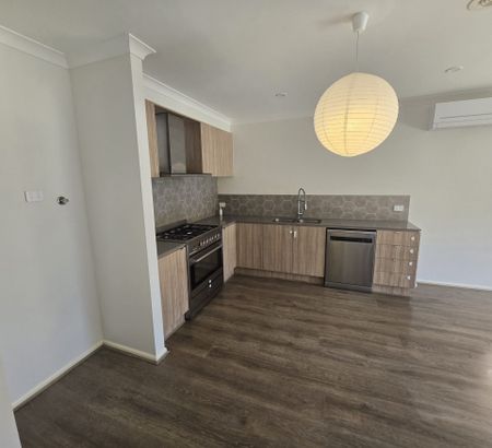 Discover Your Dream Home in Craigieburn! - Photo 4