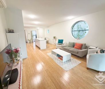 Furnished Two-Bedroom Apartment In a Fantastic Location - Photo 3