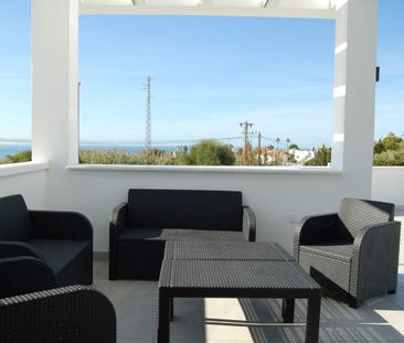 Modern three bedroom detached villa for winter rent situated in Nerja - Photo 5