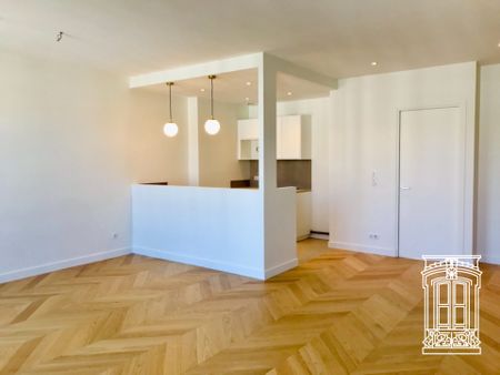 Location Appartement 4 pièces 91m² LYON 6ème - Photo 2