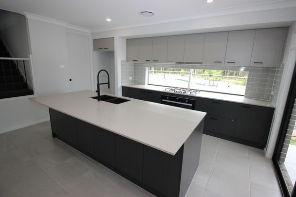 Very Large&comma; Very New & Opposite Bushland&excl;&excl; - Photo 1