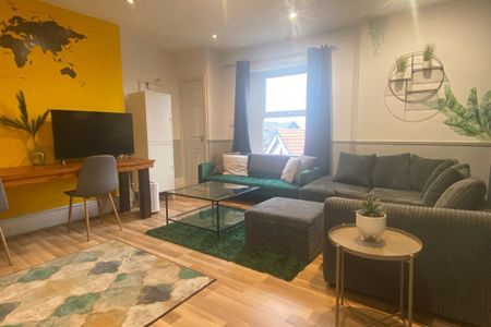 Princes Avenue - Photo 2