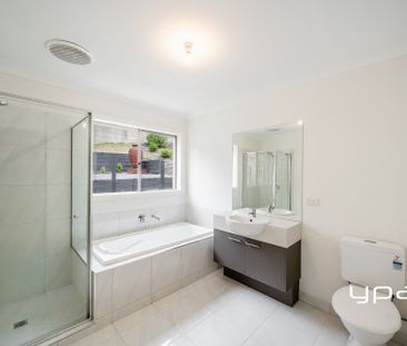 Family Living in a Prime, Nature-Filled Location - Photo 4