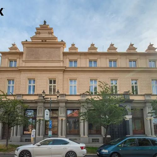 Pronájem bytu o dispozici 2+kk v ulici nám. Arnošta z Pardubic v Českém Brodě - Fotografie 1