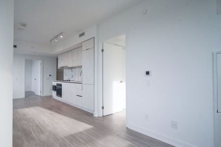 For Lease - 8 Wellesley Street Unit# 5511, Toronto, Ontario - Photo 3