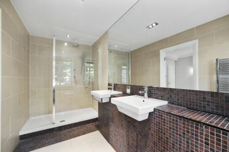 3 bedroom flat to rent - Photo 5