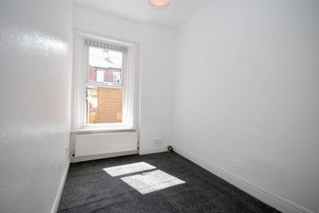 2 bed flat to rent in Broomfield Road, Gosforth, NE3 - Photo 2