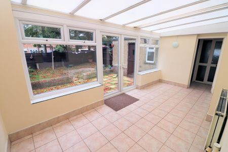 3 bedroom terraced house to rent - Photo 3