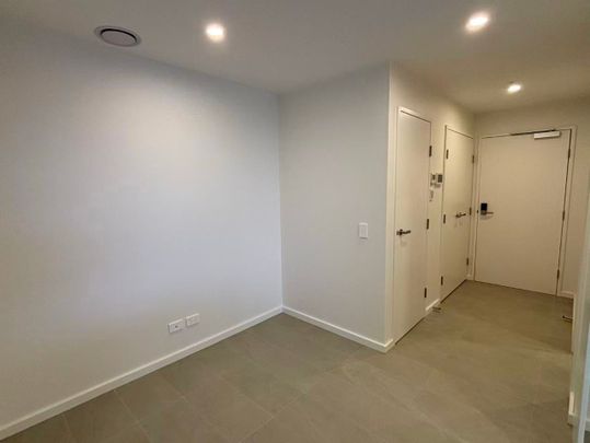 Brand New TWO Bedroom Apartment in Melrose Park Village Ready to move in - Premium Finishes Throughout! - Photo 1