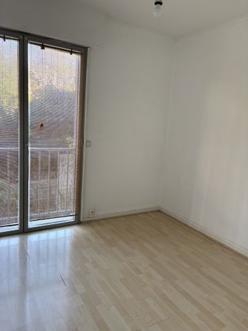 Location Appartement 4 pièces 97m² MARSEILLE 8ème - Photo 3