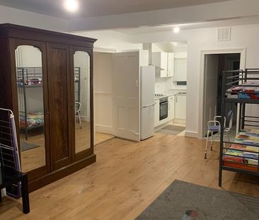 1 Bed Flat, London, E7 - Photo 2