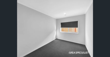 ✨ Stunning Family Home in Prime Clyde North Location! - Photo 2