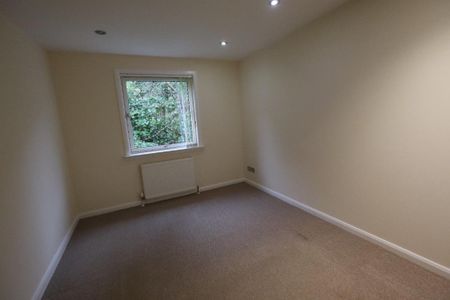 3 bedroom flat to rent - Photo 5