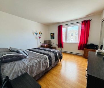 ST-ROMUALD (Lévis) 4 1/2 à louer | À quelques minutes des ponts | M... - Photo 2