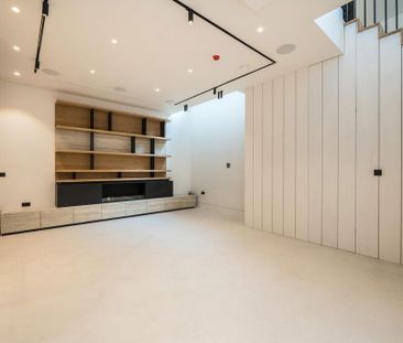 4 bedroom terraced house to rent - Photo 2