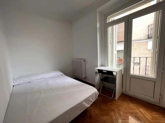 Calle de Grafal, Madrid, Community of Madrid 28005 - Photo 1