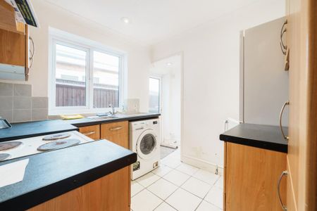 2 bedroom terraced house to rent - Photo 5