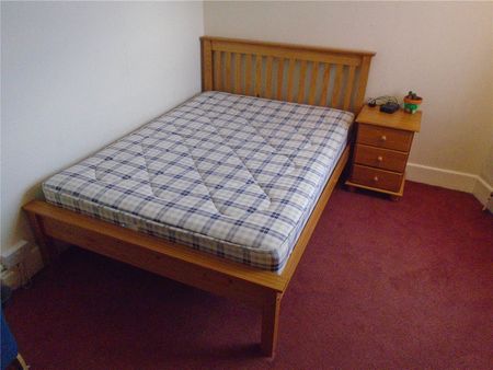 5 bedroom semi-detached house to rent - Photo 4